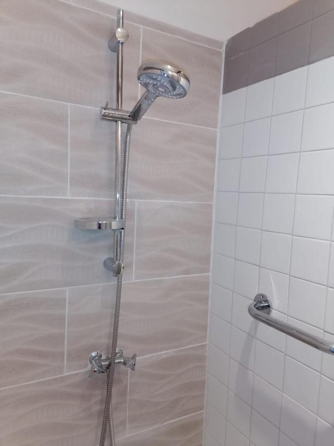 Lou Mas Suzoun Apartment Ucel Екстериор снимка